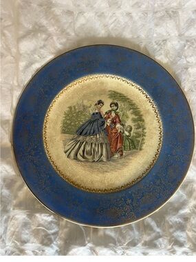 VINTAGE CENTURY BY SALEM USA 23 KARAT GOLD PLATE TWO WOMEN 10 3/4" WIDE